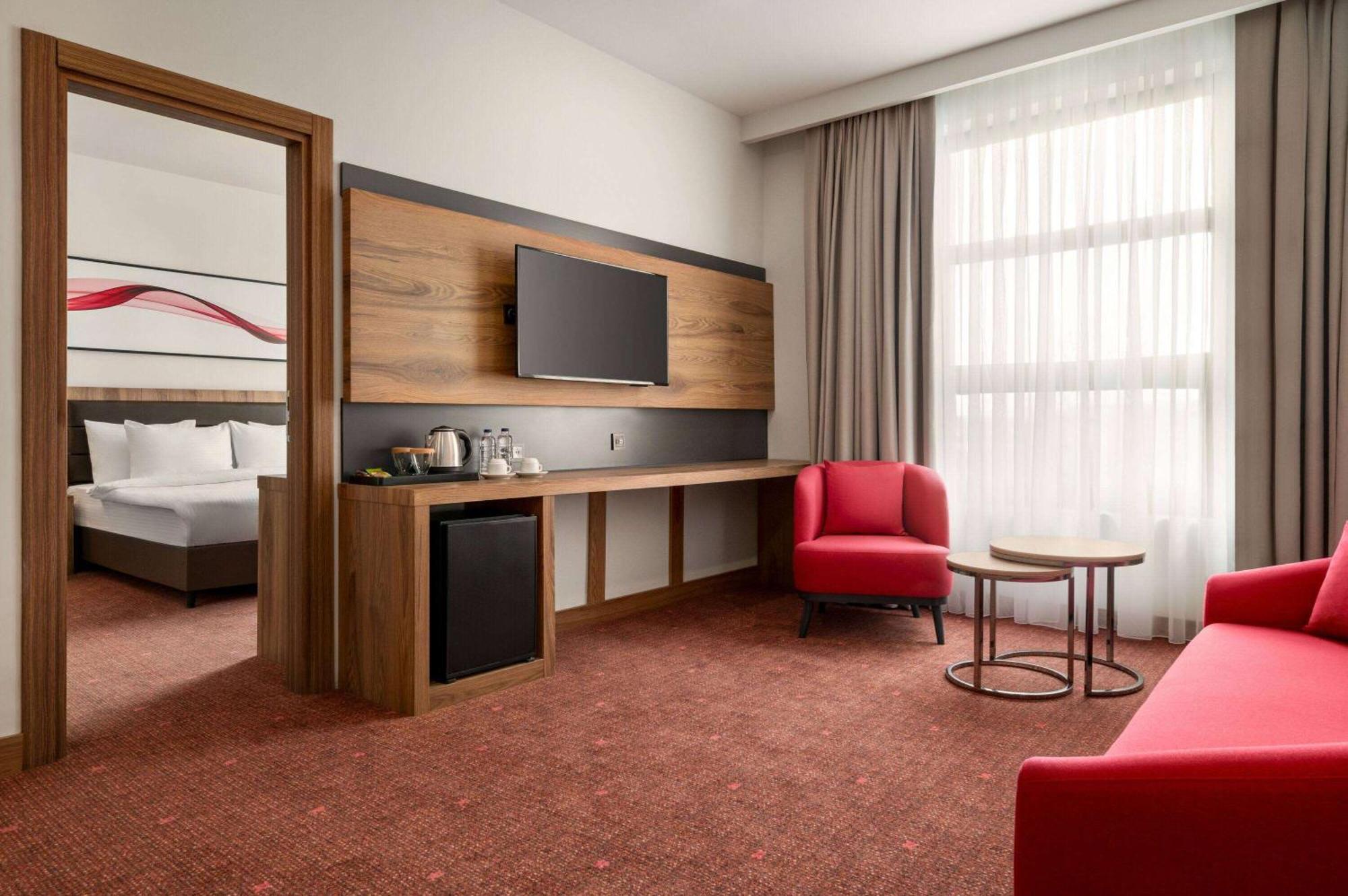 Отель Ramada By Wyndham Karacabey Бурса Экстерьер фото