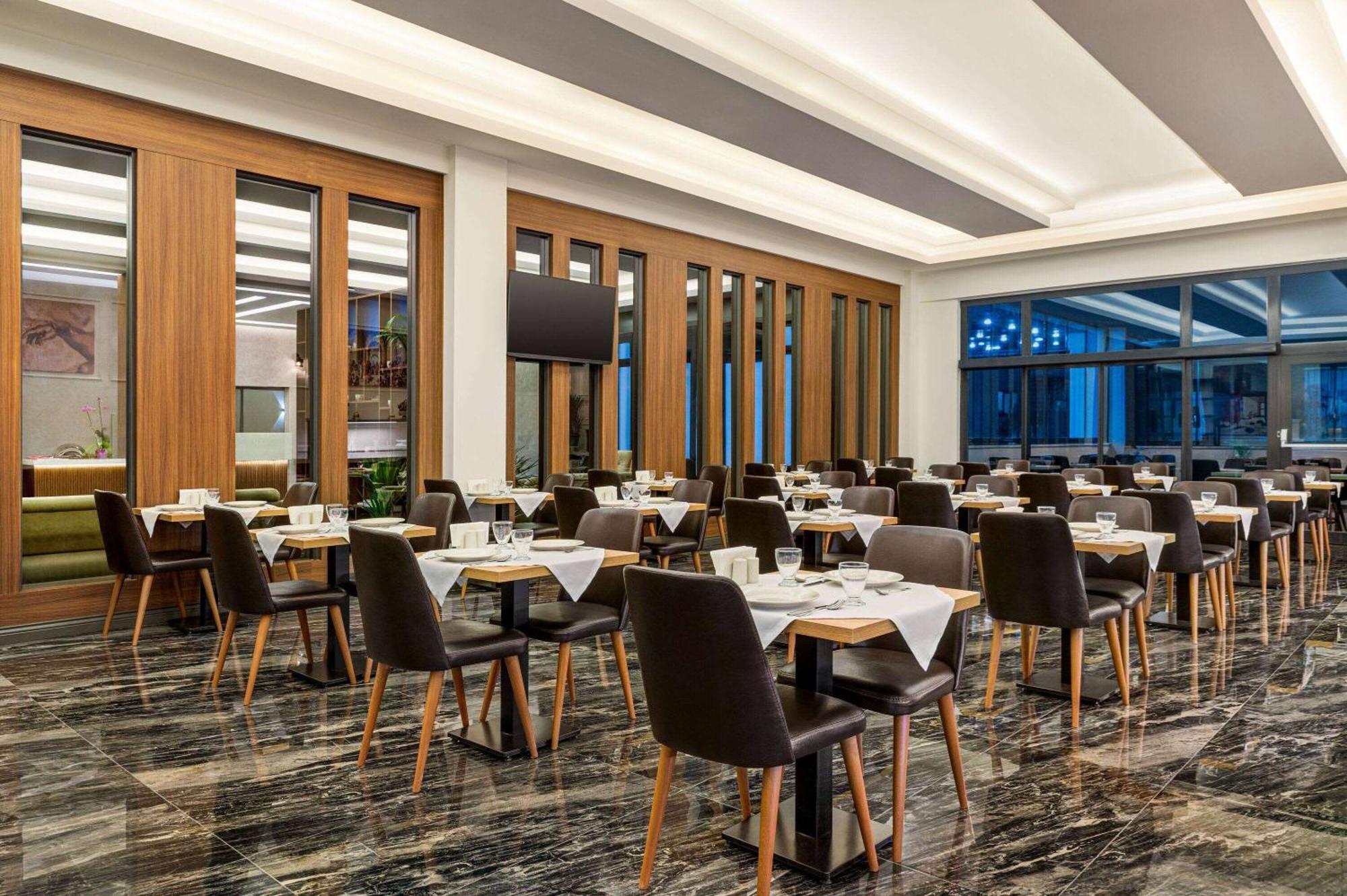 Отель Ramada By Wyndham Karacabey Бурса Экстерьер фото