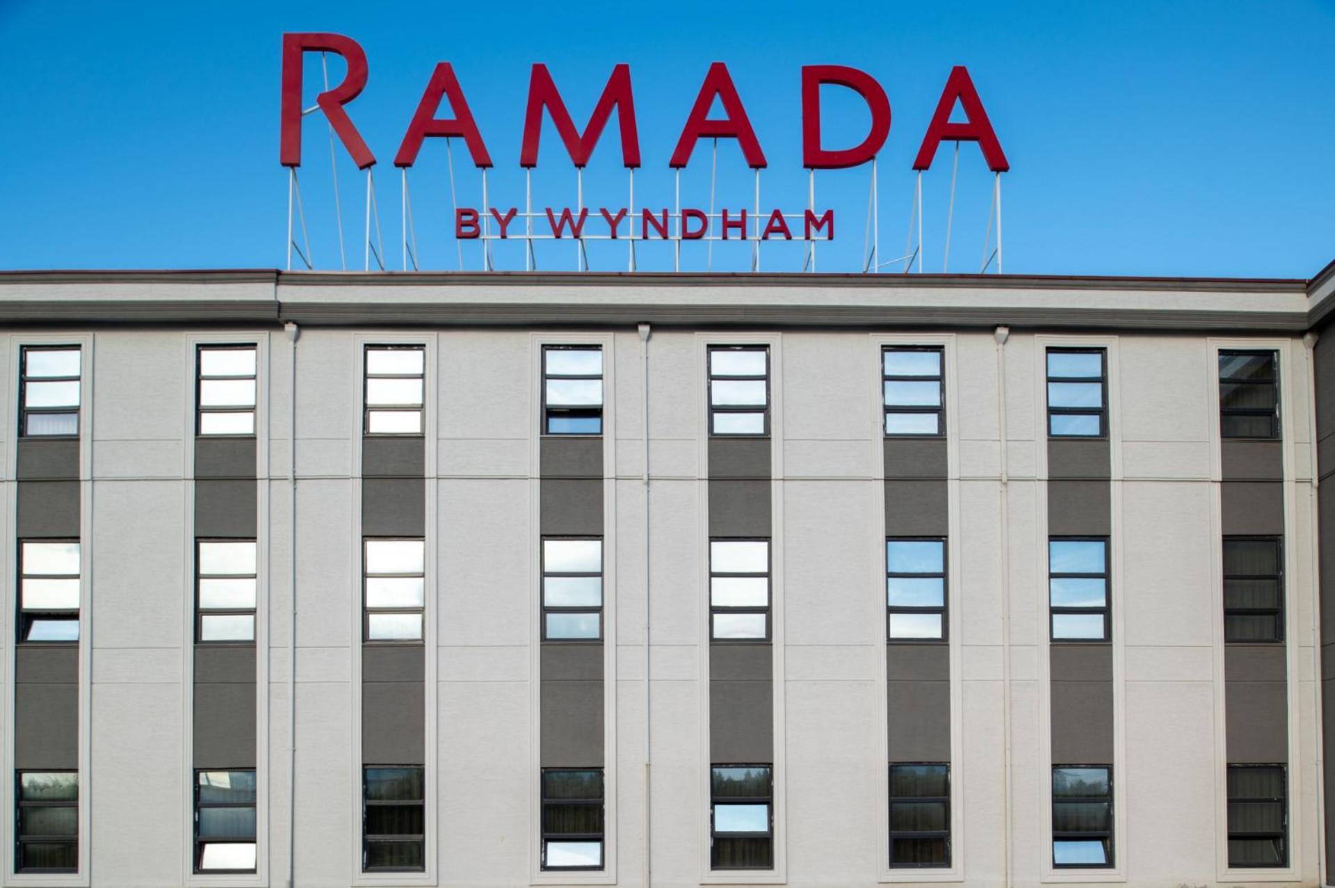 Отель Ramada By Wyndham Karacabey Бурса Экстерьер фото